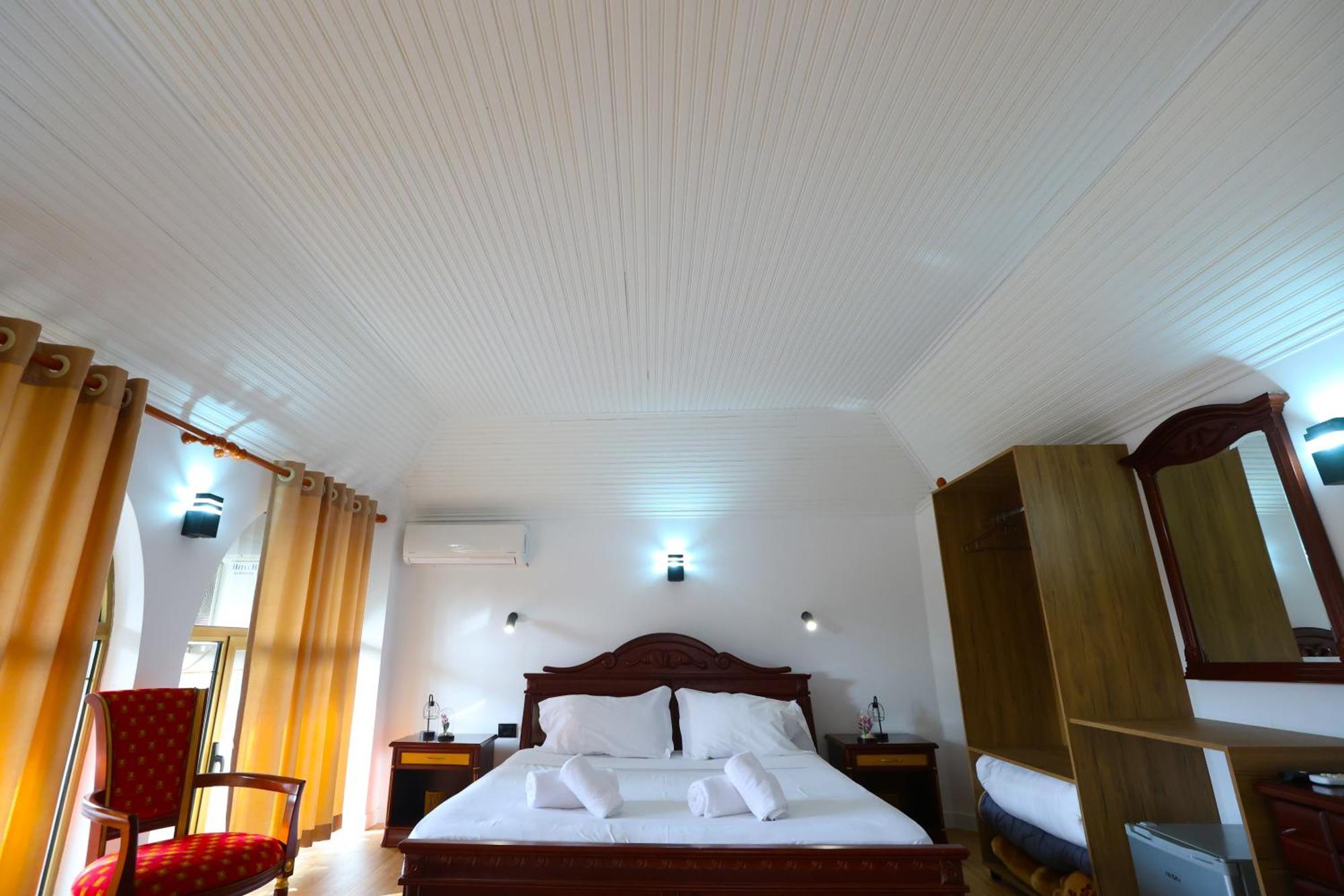 Vila Alizee Hotel ติรานา ภายนอก รูปภาพ