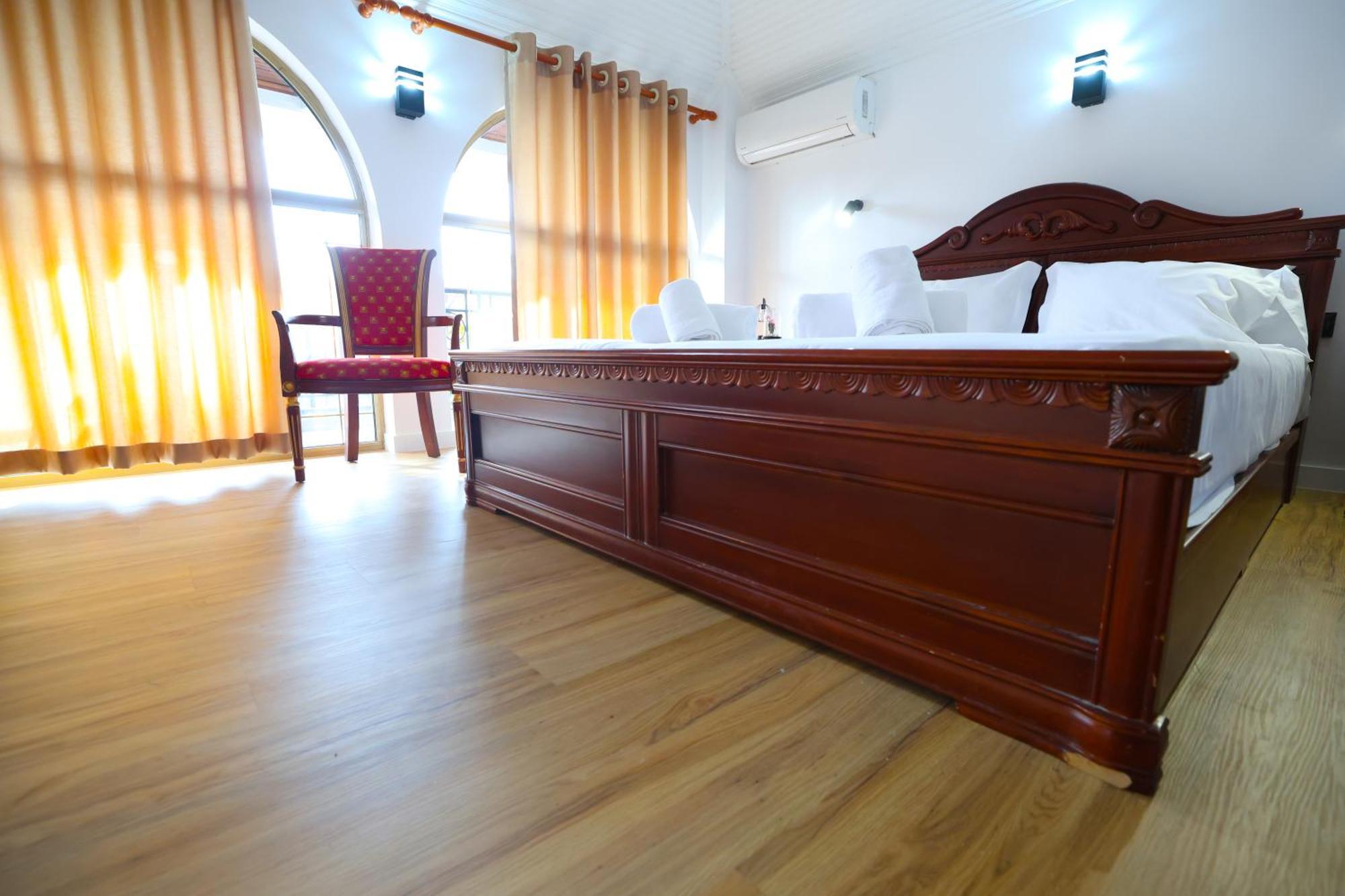 Vila Alizee Hotel ติรานา ภายนอก รูปภาพ