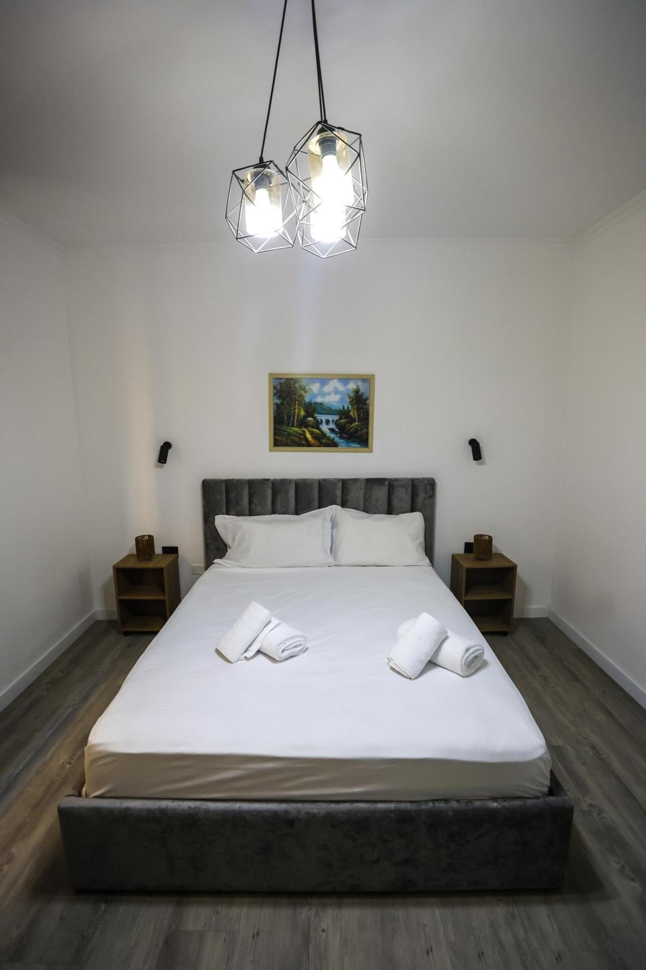 Vila Alizee Hotel ติรานา ภายนอก รูปภาพ