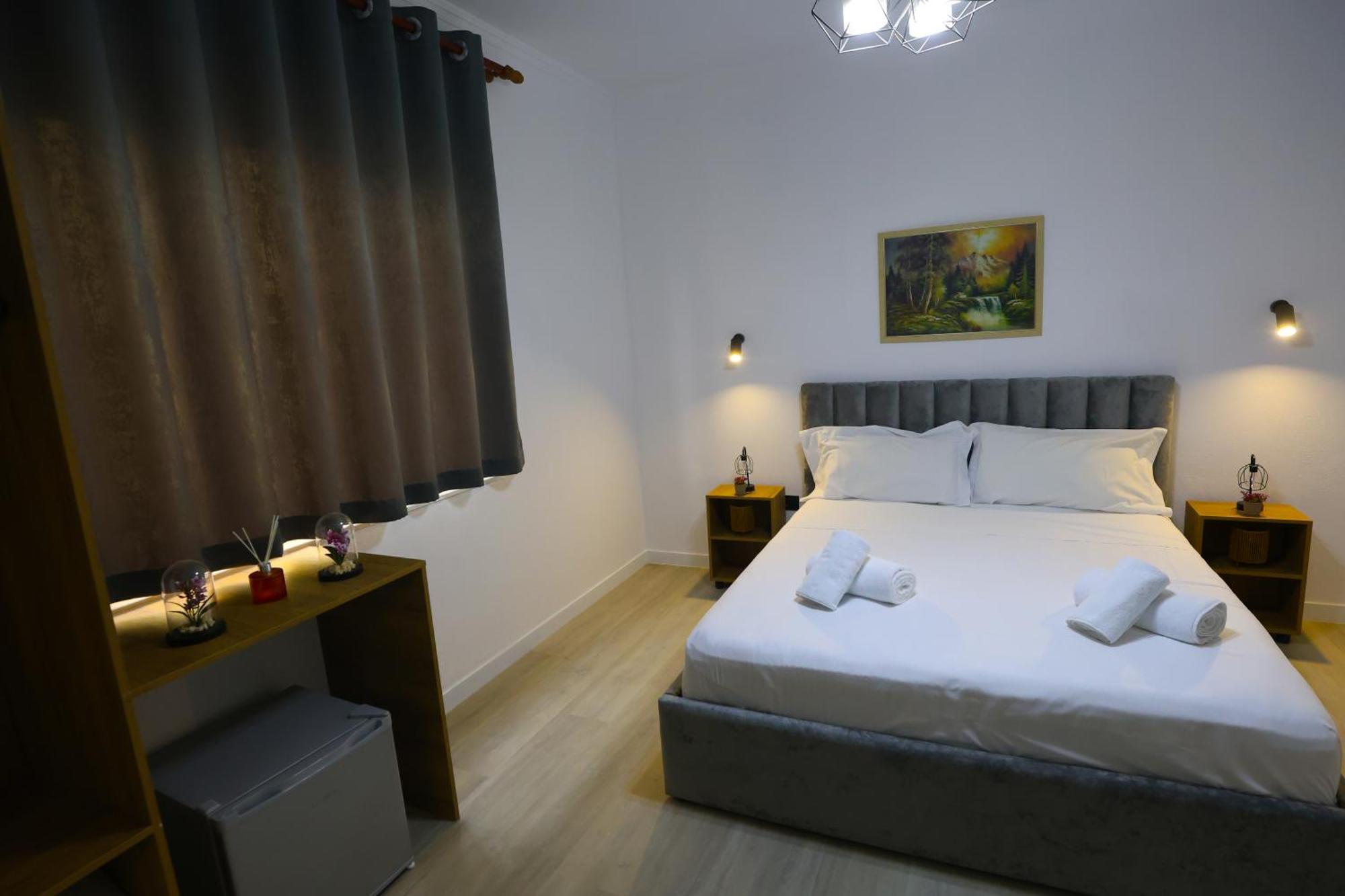 Vila Alizee Hotel ติรานา ภายนอก รูปภาพ
