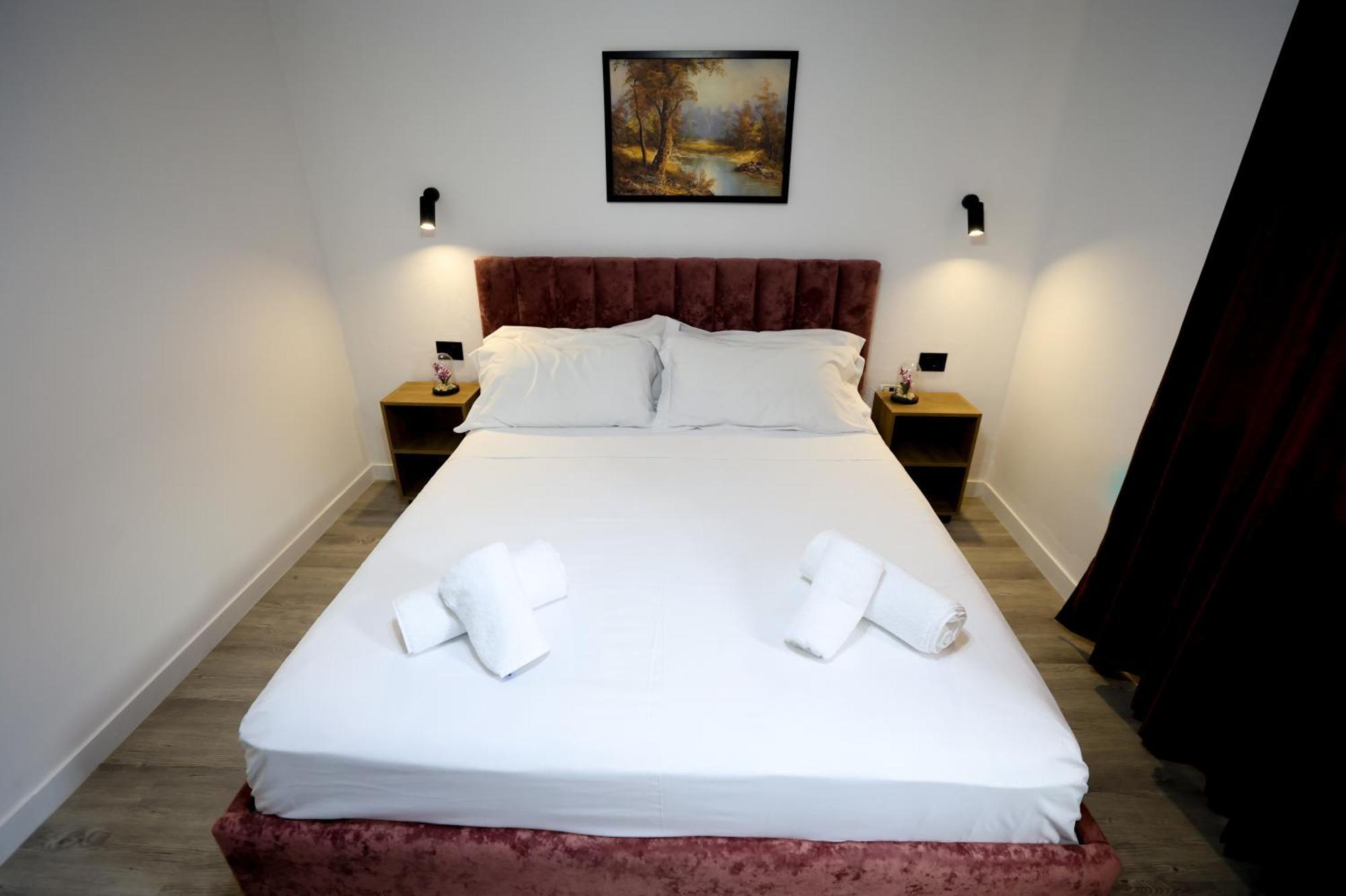 Vila Alizee Hotel ติรานา ภายนอก รูปภาพ