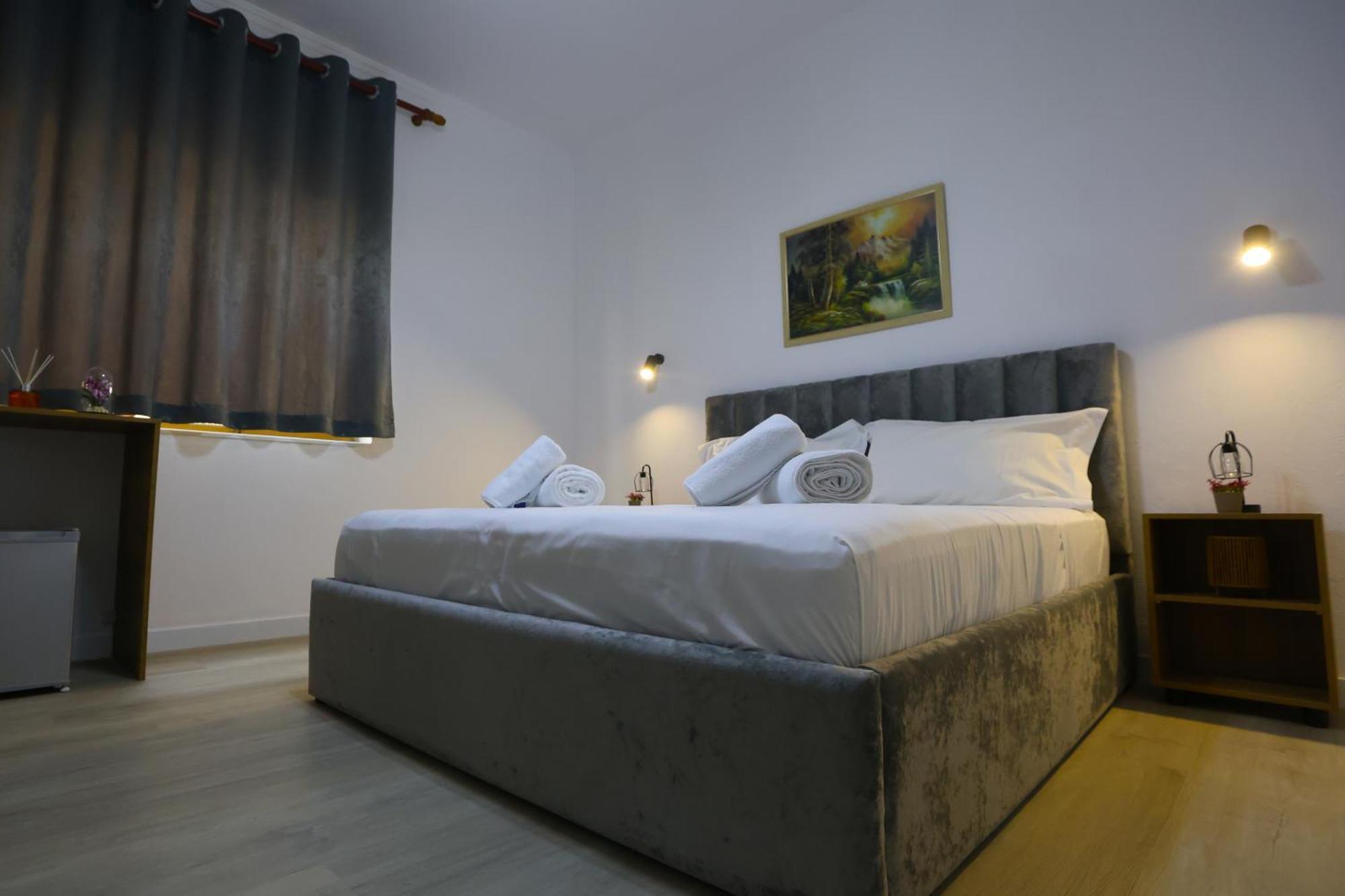Vila Alizee Hotel ติรานา ภายนอก รูปภาพ